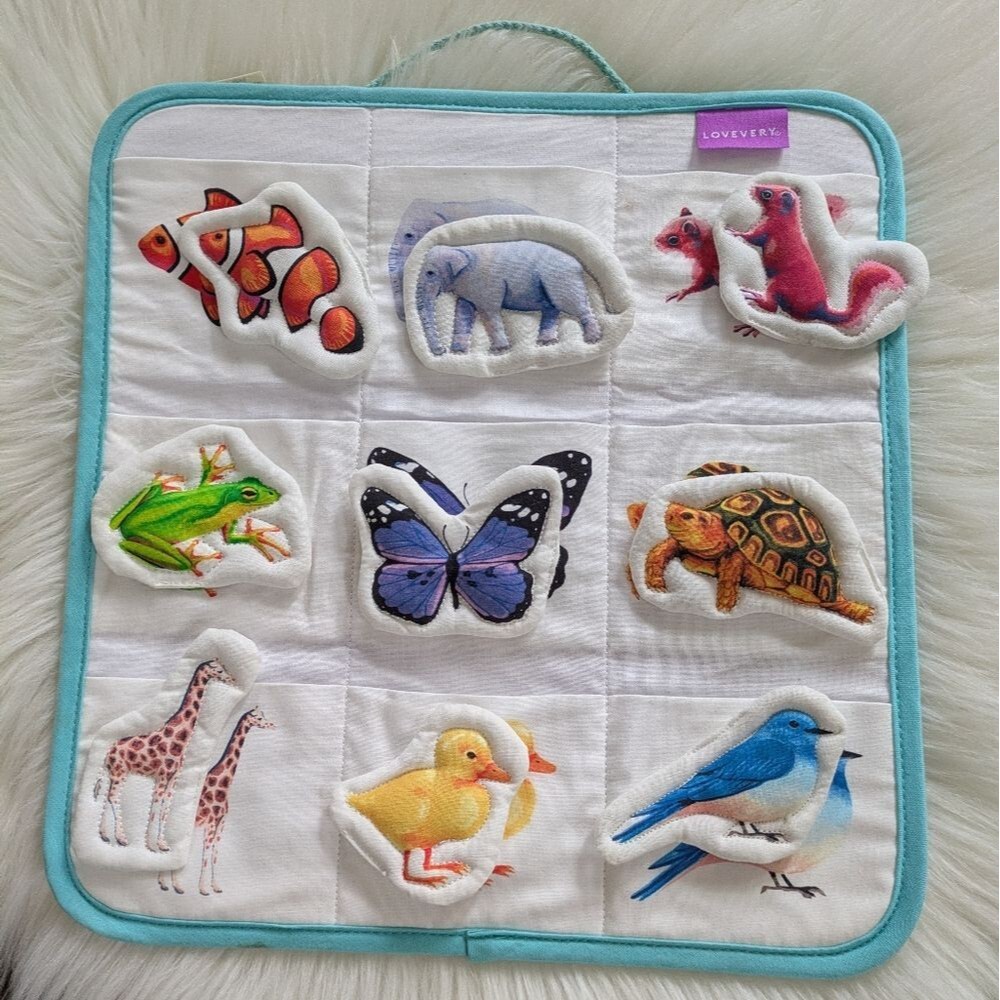 Lovevery Realist Play Kit 19-21Mo Quilted Critter Pockets Animals Cotton Hanger